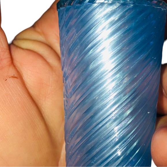 Starbucks ice blue cup keychain and it really opens❤️ NEW IN BOX - Picture 7 of 12